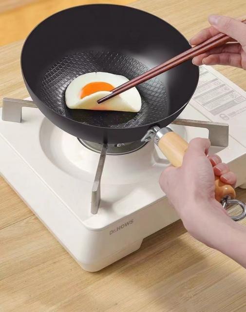 IRON PAN กระทะเหล็กด้ามไม้ ราคาส่ง 110 บาท