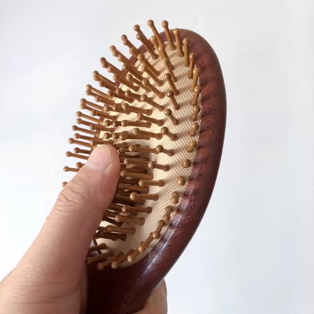 WOODEN COMB แปรงหวีไม้สุขภาพ ราคาส่ง 35 บาท