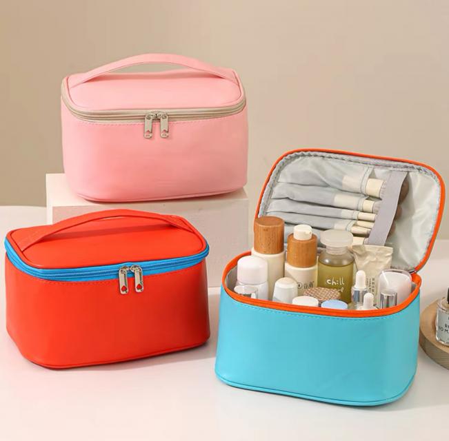 COSMETIC BAG กระเป๋าเก็บเครื่องสำอาง ราคาส่ง 25 บาท